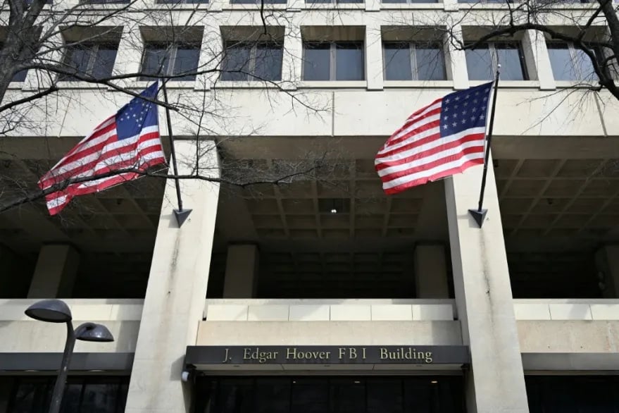 El FBI despide a agentes vinculados al caso sobre los documentos clasificados de Trump, según medios