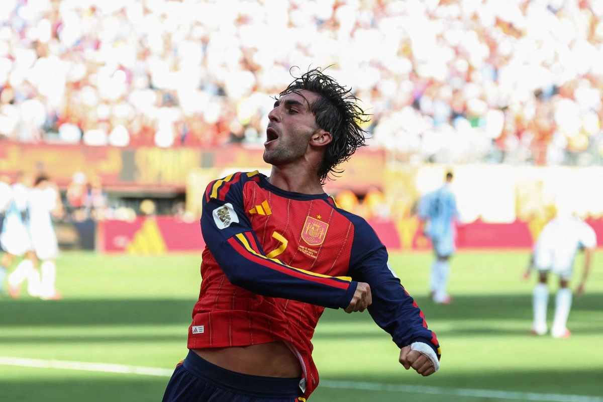 España se corona como campeón en la Copa Mundial al vencer a Argentina 1-0 en tiempo extra