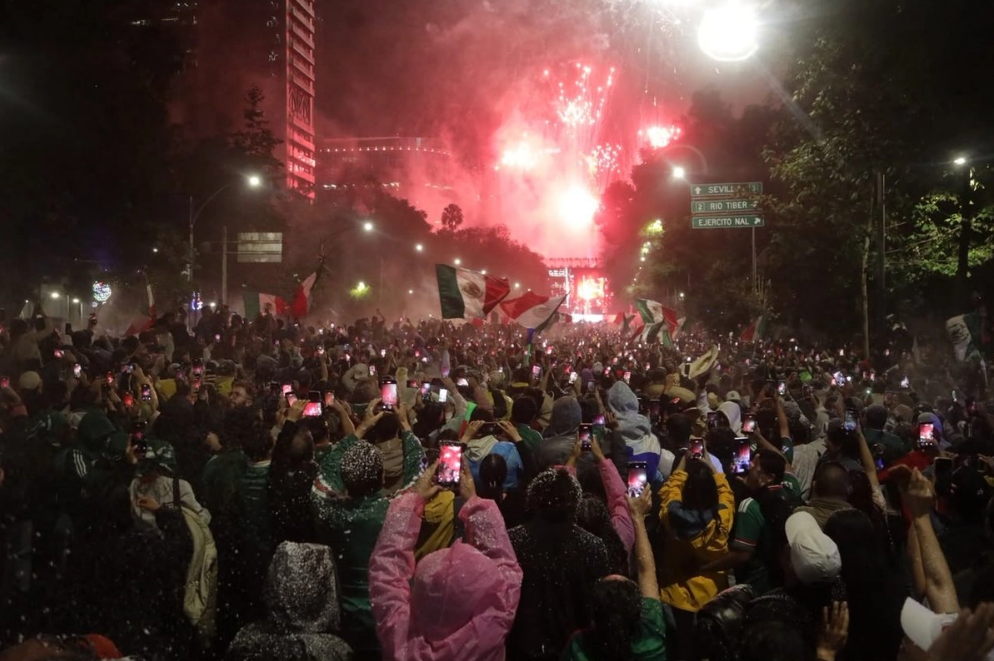 Confirman tres muertos por asfixia en inmediaciones del Ángel tras festejos mundialistas en la CDMX