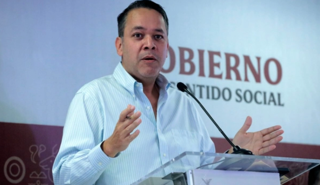 Enrique Díaz Vega, ex secretario de Finanzas de Sinaloa, se entrega a autoridades judiciales de EU