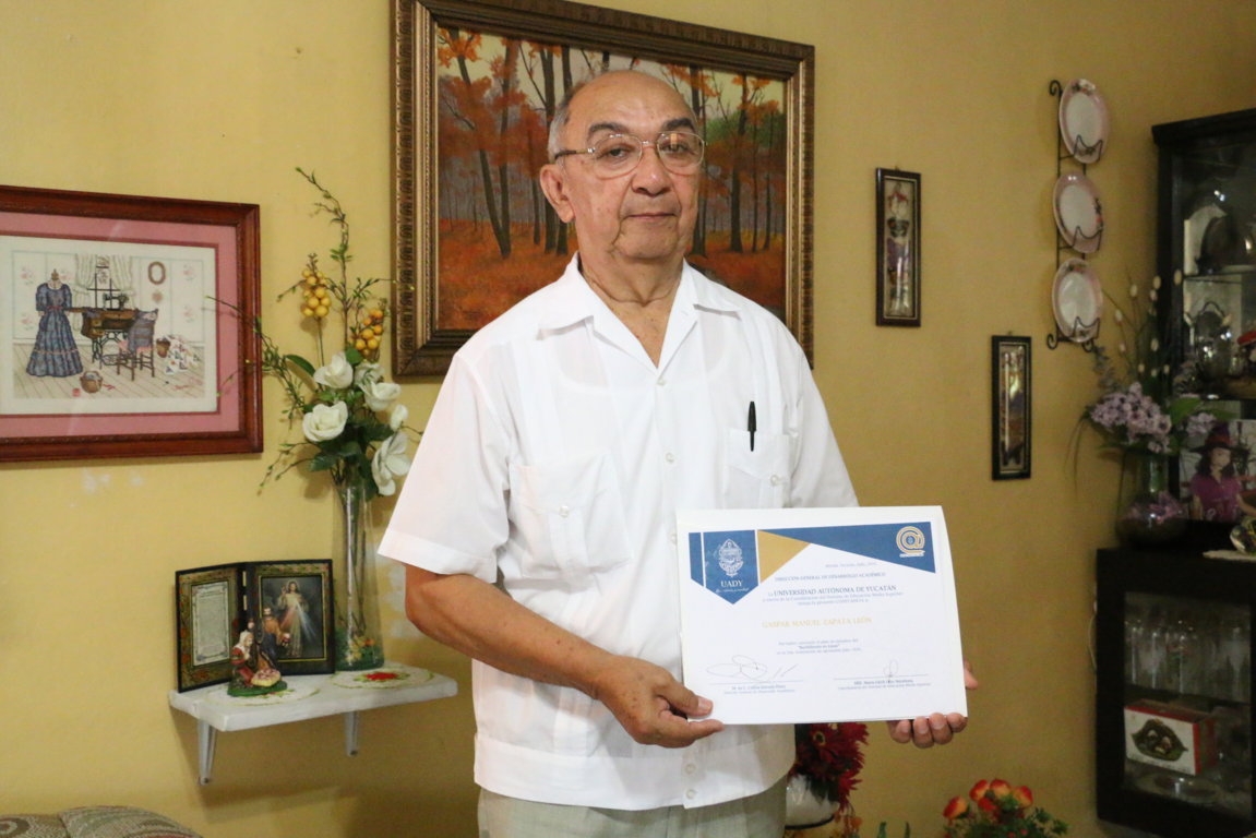 Concluyó su bachillerato en línea