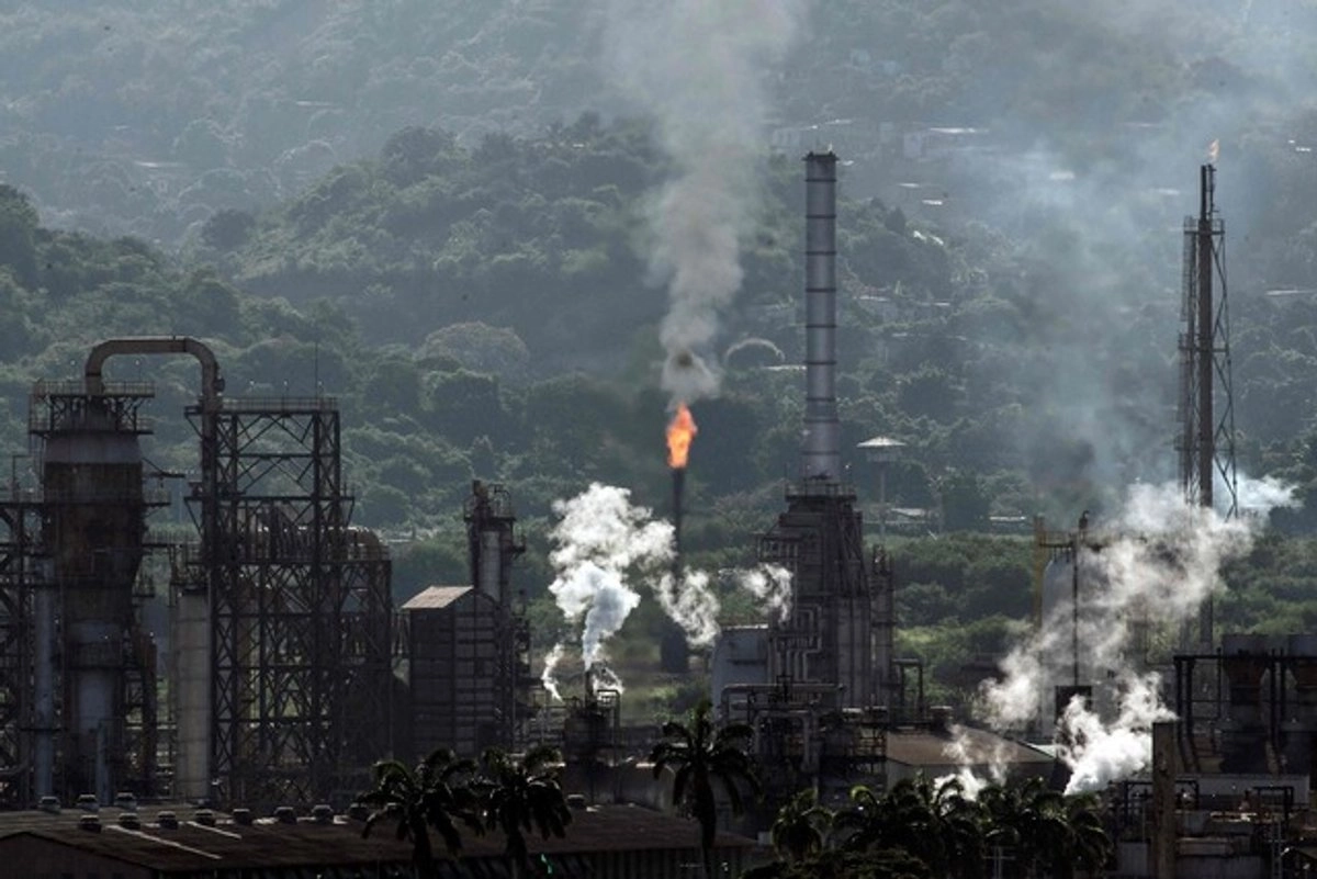 EU recauda más de 13 mil mdd por petróleo venezolano sin transparentar el destino de los recursos: Financial Times