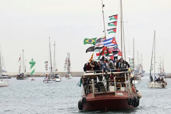 Israel intercepta flotilla para Gaza frente a Grecia y captura a al menos 175 activistas