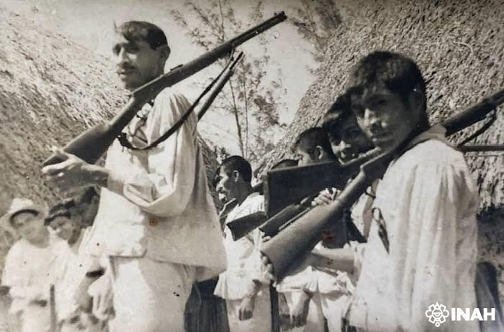 Director del Centro INAH Quintana Roo presenta ''Resistencia y rebelión en la sociedad maya'', en la Filey 2025
