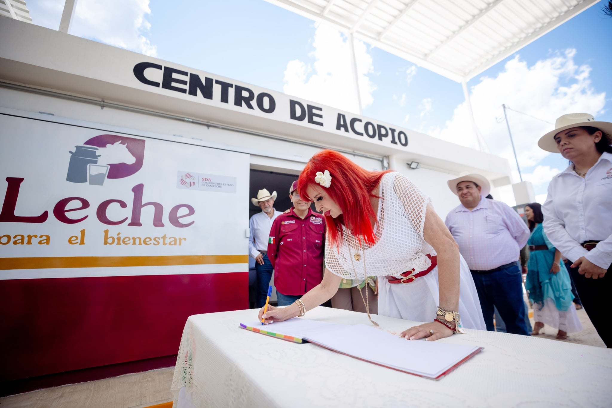 ''¡Ay, Claudia! ¡La pobreza me respira en la nuca!''