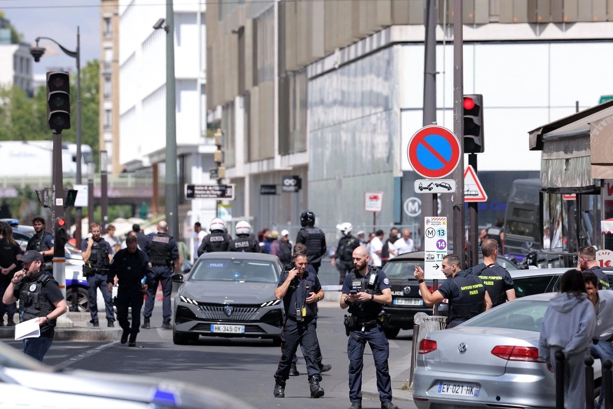 Francia: Detienen a un hombre por ataque con cuchillo contra tres mujeres en París