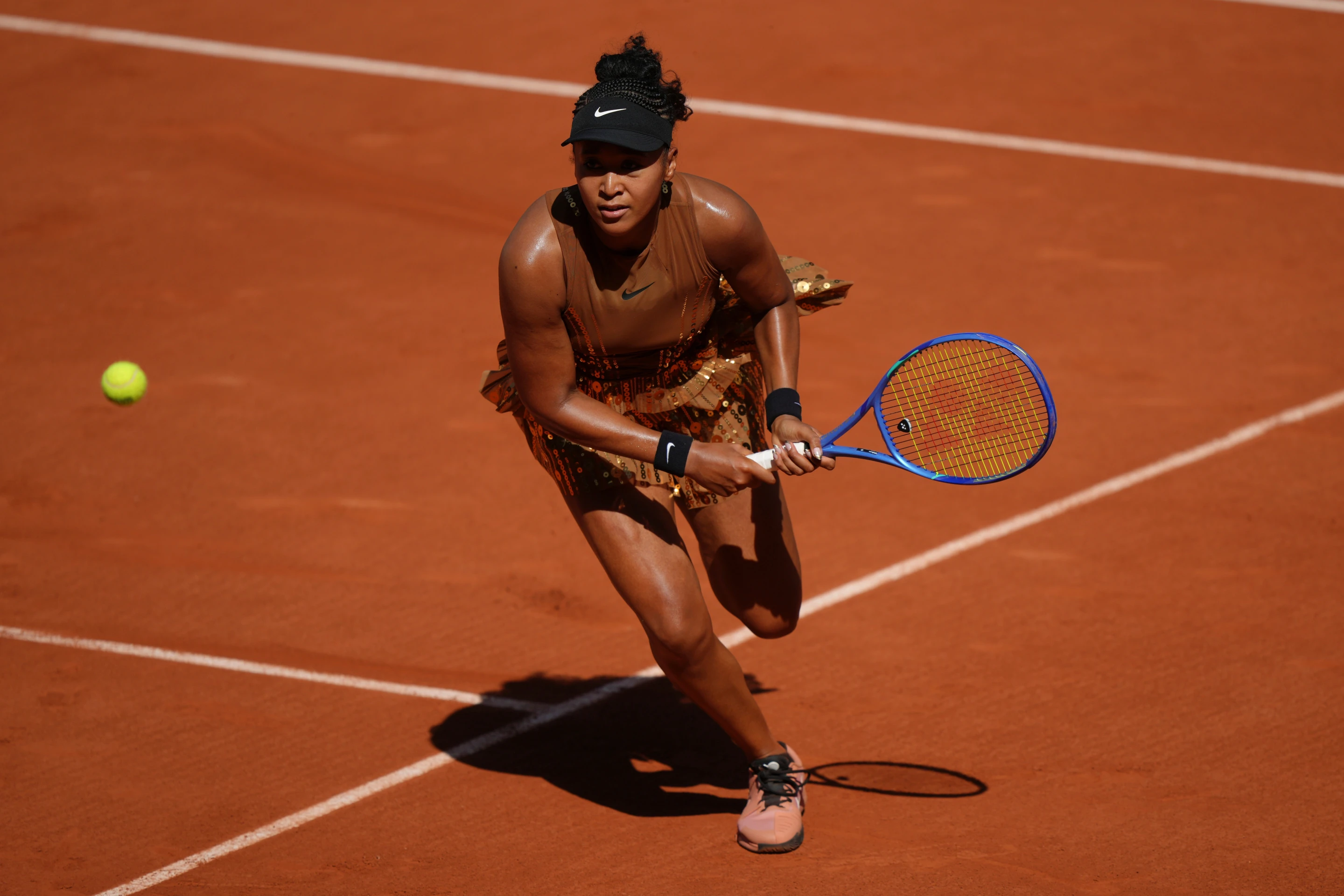 Sabalenka brilla y gana en el soleado Abierto de Francia; Gauff y Osaka avanzan