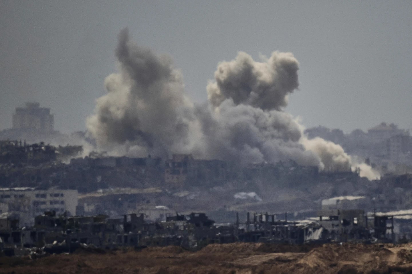 Los palestinos acogen con desconfianza el paso a la segunda fase del alto al fuego en Gaza