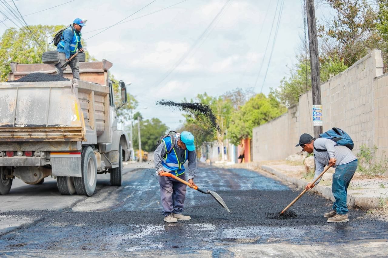 Ayuntamiento de Mérida busca tapar más de 200 mil baches previo a la temporada de lluvias
