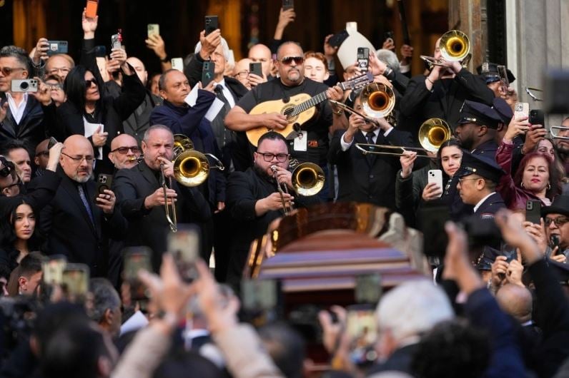Nueva York le dice adiós a Willie Colón entre trombones y recuerdos