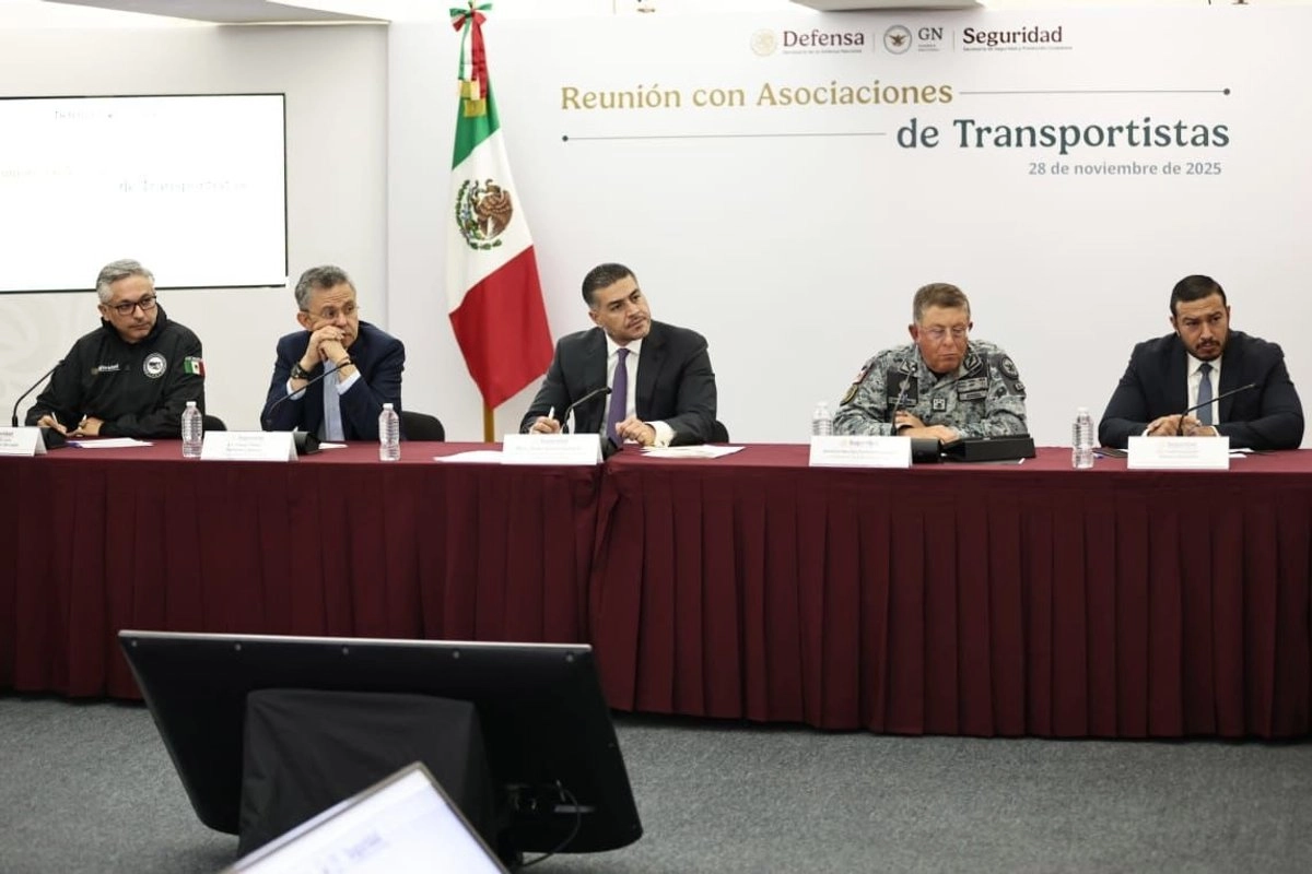 Gabinete de Seguridad federal acuerda acciones con transportistas para ''carreteras más seguras''