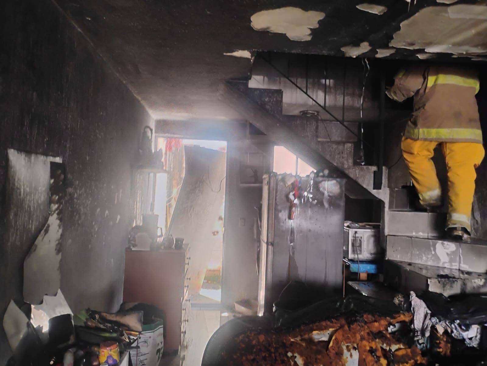 Incendio en Villas de Santa Ana, en el oriente de Carmen, deja lesionados