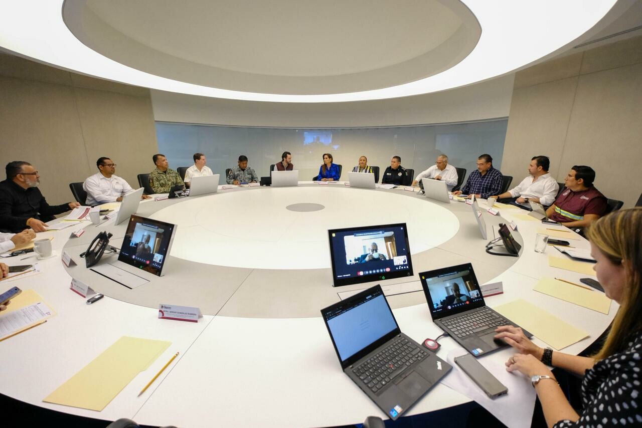 Avanzan acuerdos para mejorar servicios en migración, aduanas y transporte en el aeropuerto de Cancún