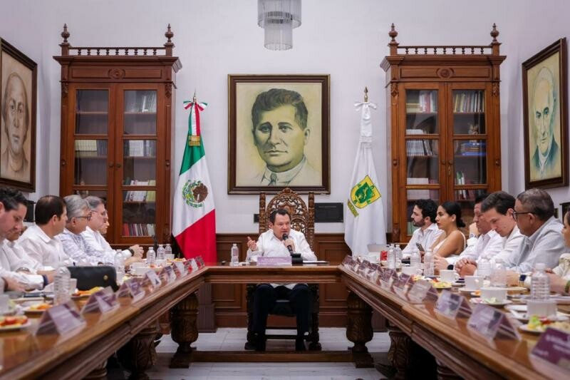 Yucatán: Díaz Mena se reúne con integrantes del CCE para revisar estrategias de desarrollo económico