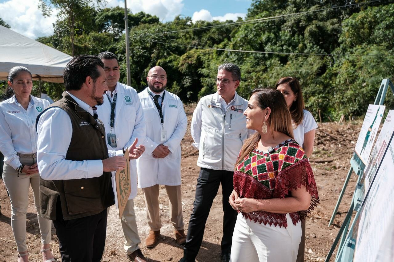 Zoé Robledo y Mara Lezama supervisan predio para nuevas instalaciones del IMSS en Cancún