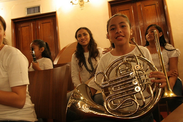 Con música clásica, recuerdan a Luna Guarneros