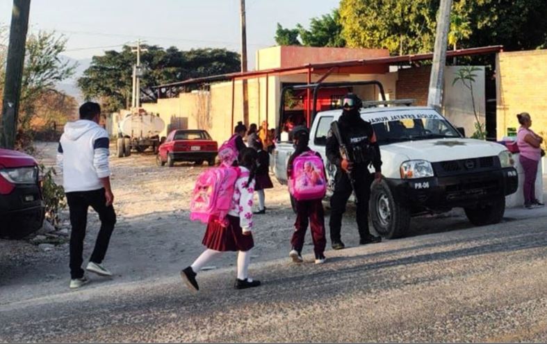 Guerrero: balean unidad de transporte público en Acapulco; chofer y dos estudiantes heridos