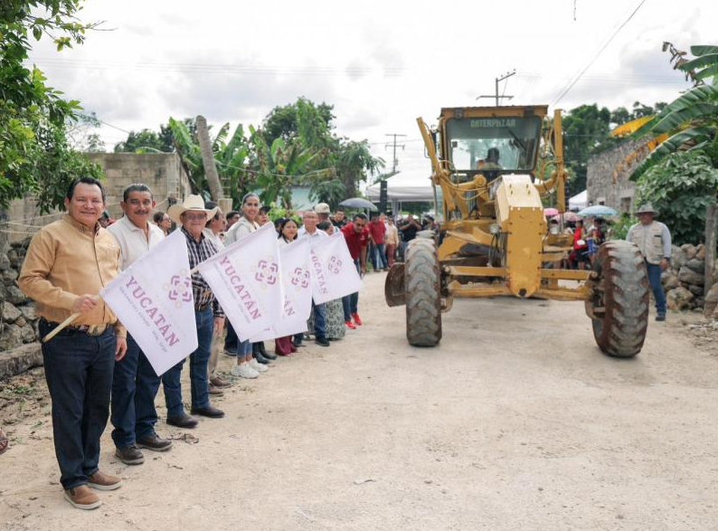 Inician los trabajos de construcción y reparación de calles en Calotmul, Yucatán