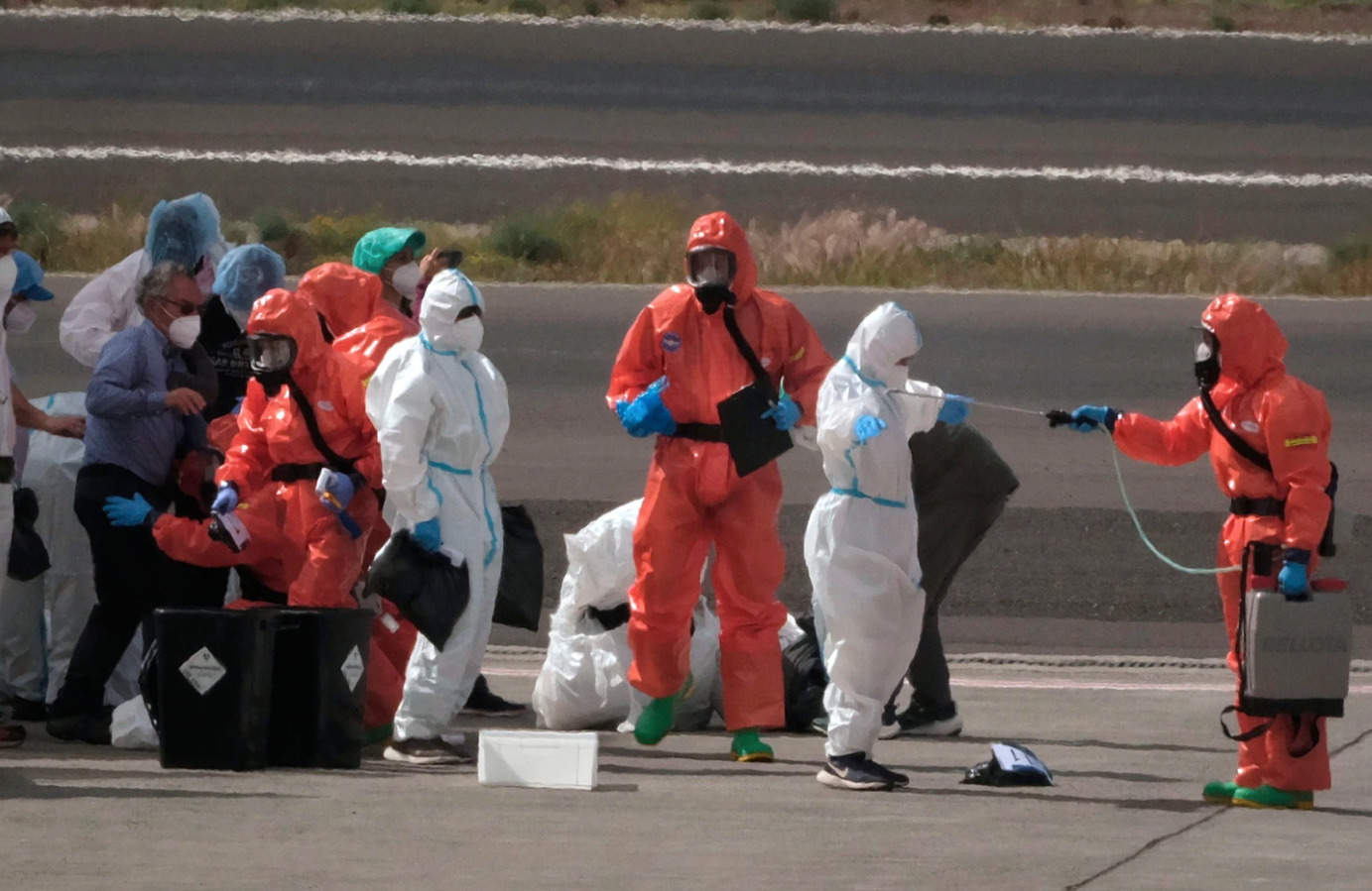 Pasajeros del crucero afectado por brote de hantavirus vuelan a sus países de origen para monitoreo