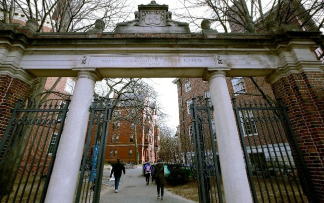EU demanda a Harvard por miles de millones de dólares; acusa a la institución de ''desproteger'' a estudiantes judíos