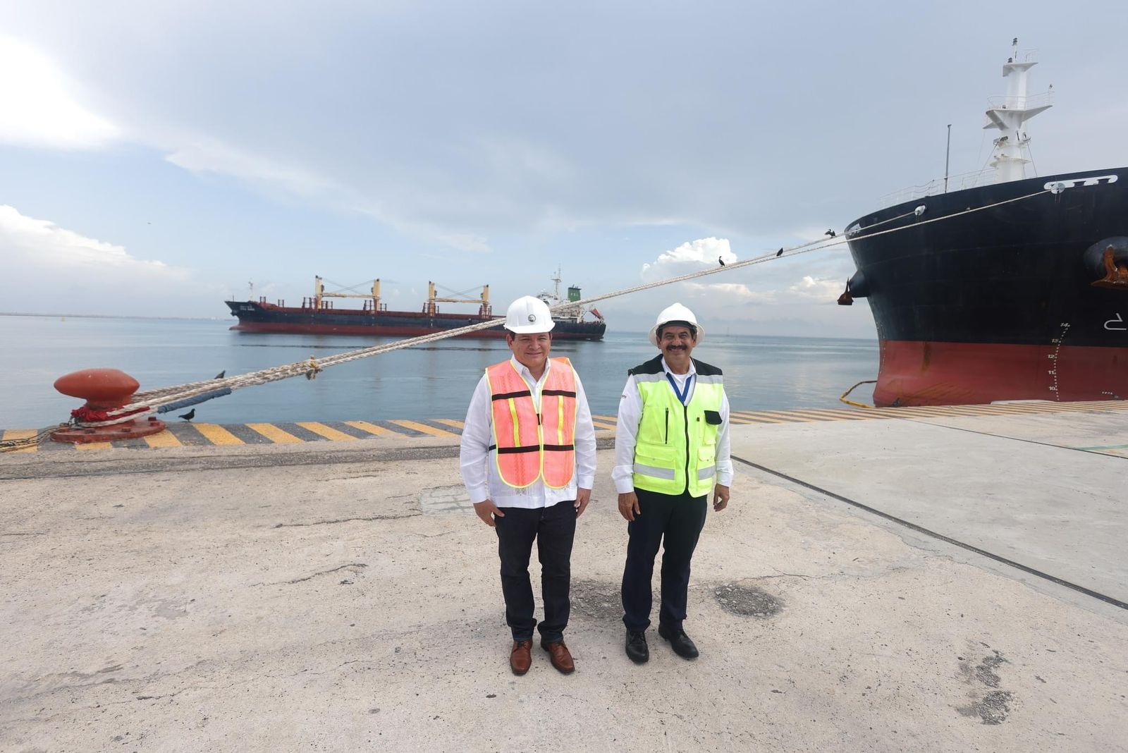 'Huacho' Díaz Mena visita el Puerto de Altura de Progreso, Yucatán