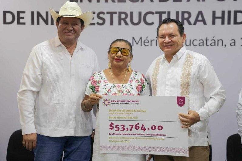 Entregan 119 apoyos para impulsar el campo y la educación en Yucatán