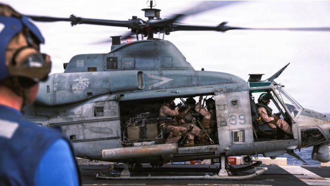 Irán derriba un helicóptero Apache de EU; Trump amaga con represalias
