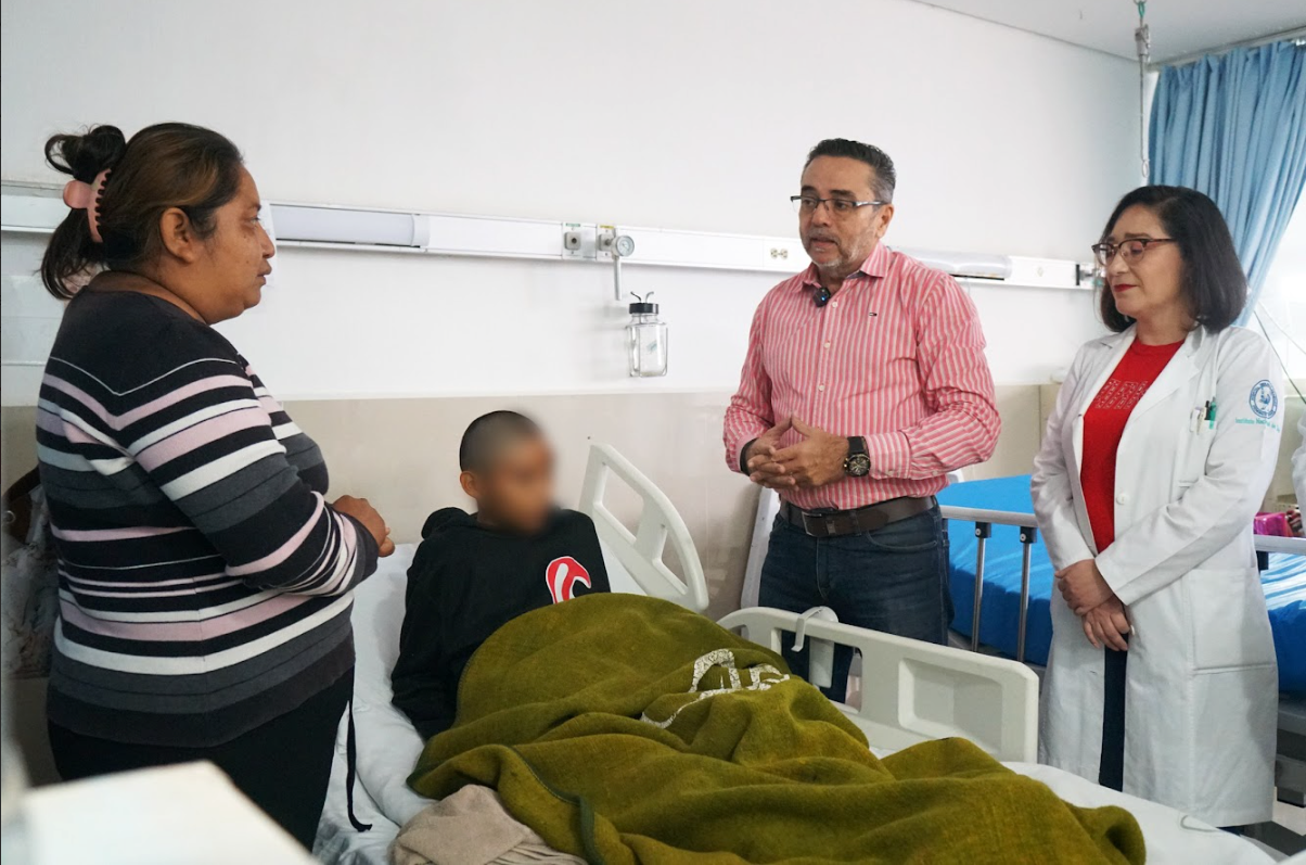 IMSS Yucatán realiza cirugía de alta complejidad y salva la vida de adolescente con objeto incrustado en el cráneo