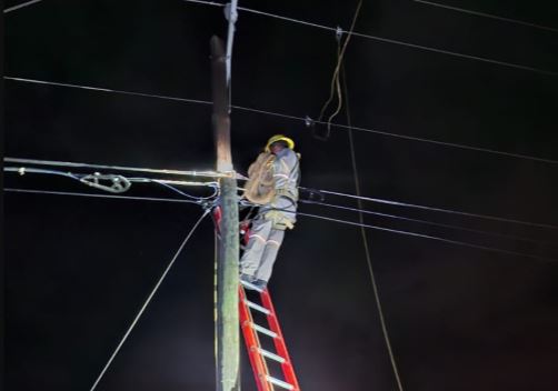 Infraestructura eléctrica obsoleta afecta a 34 comunidades de Hopelchén; alcalde urge a la CFE a intervenir