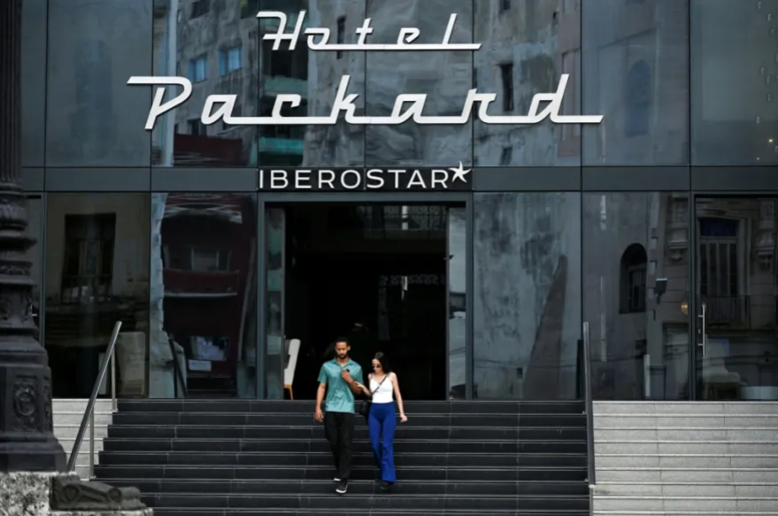 Cadenas hoteleras ﻿Meliá, Iberostar y Blue Diamond cesan sus operaciones en Cuba