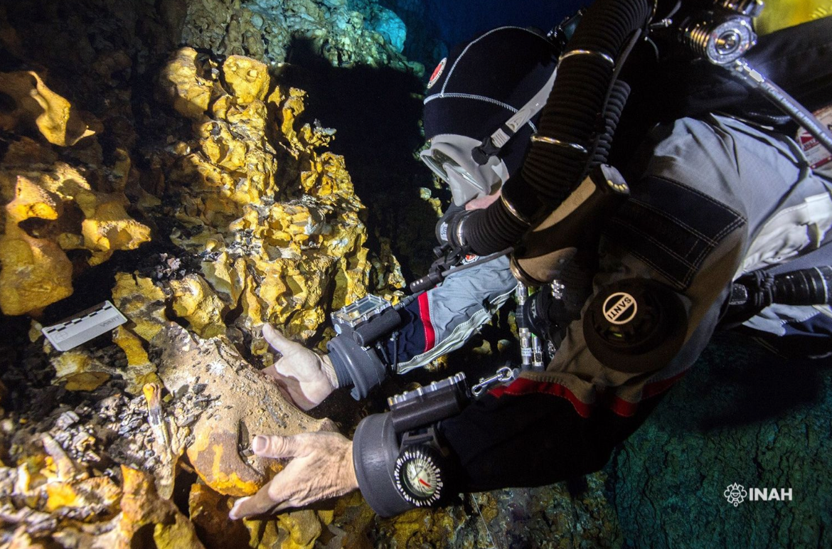 Espeleobuzos denuncian daños graves a restos pleistocénicos en cenote de Tulum