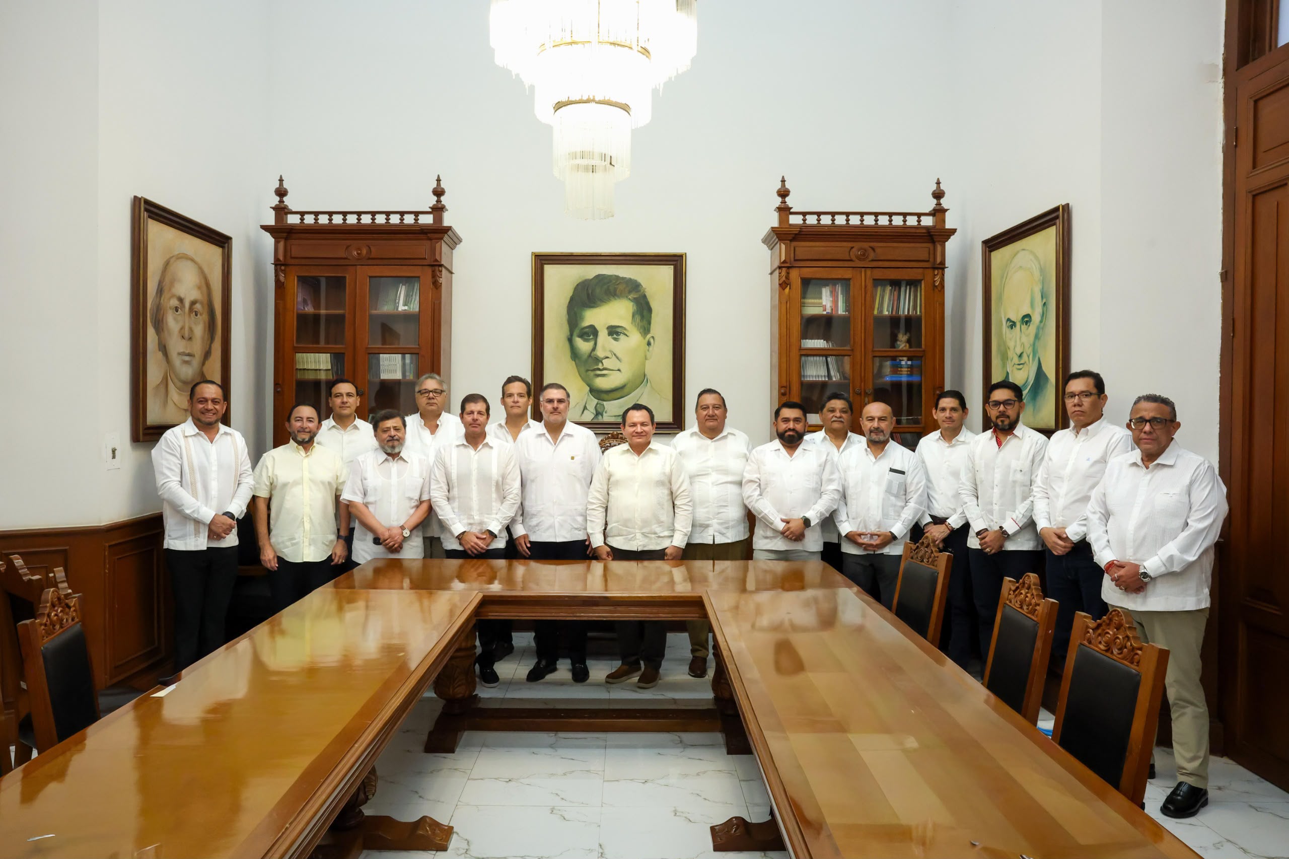 Díaz Mena expone Plan Bienestar Metropolitano ante empresarios y sociedad civil