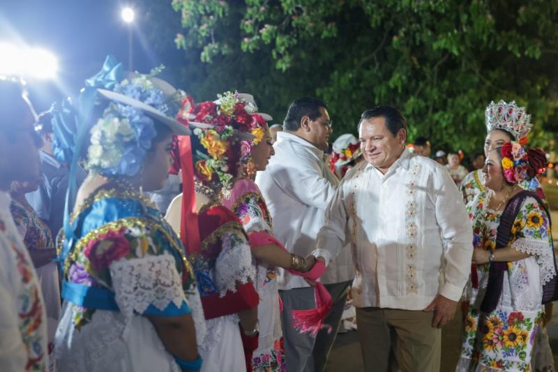 Díaz Mena celebra fortaleza de la identidad maya en el Día Internacional de los Pueblos Indígenas en Sotuta