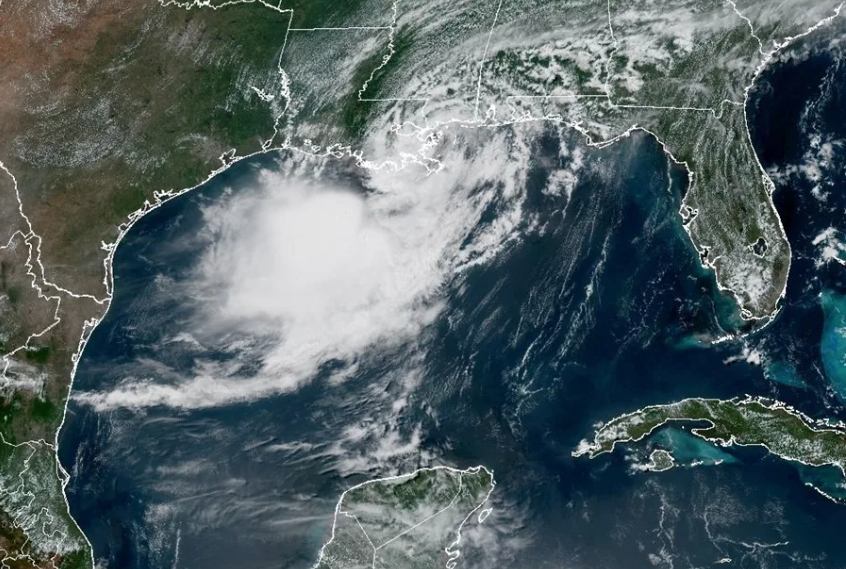 La tormenta tropical 'Bertha' vuelve a tocar tierra en Texas y se disipará pronto