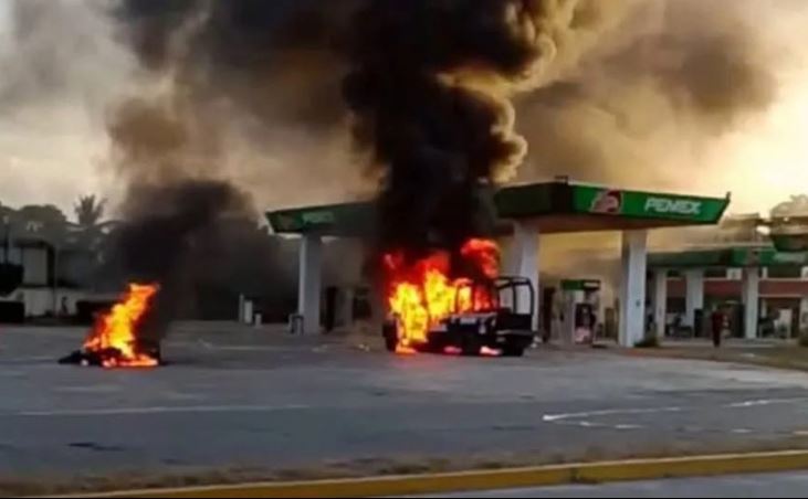 Pobladores prenden fuego a patrulla tras accidente automovilístico en Álamo de Temapache, Veracruz