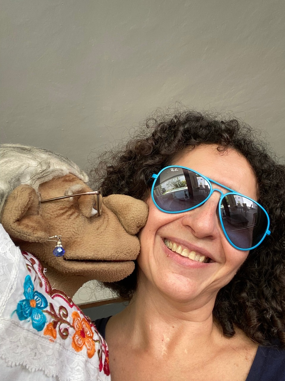 A su padre, familia y público, dedica Andrea Herrera máximo galardón al teatro regional