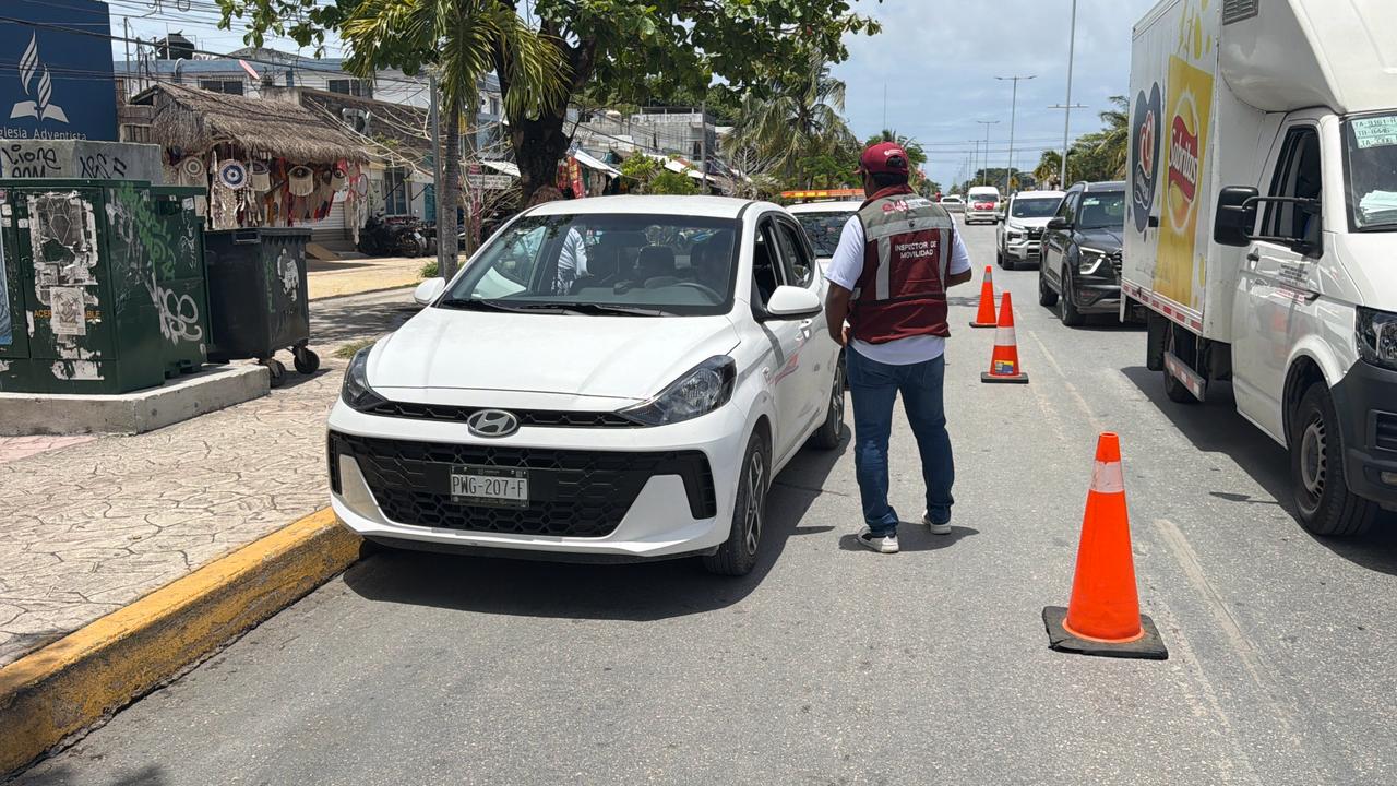 Entre tres y cuatro vehículos de plataformas digitales por semana son retirados de las calles de Tulum: Imoveqroo