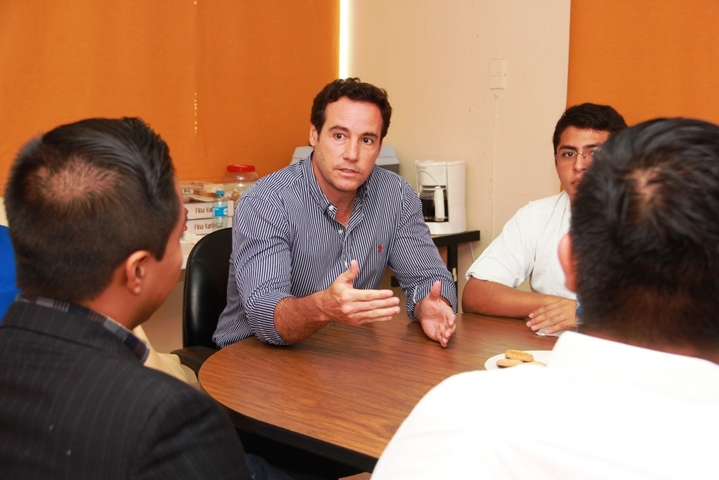 Universitarios yucatecos ganan debate sobre DDHH