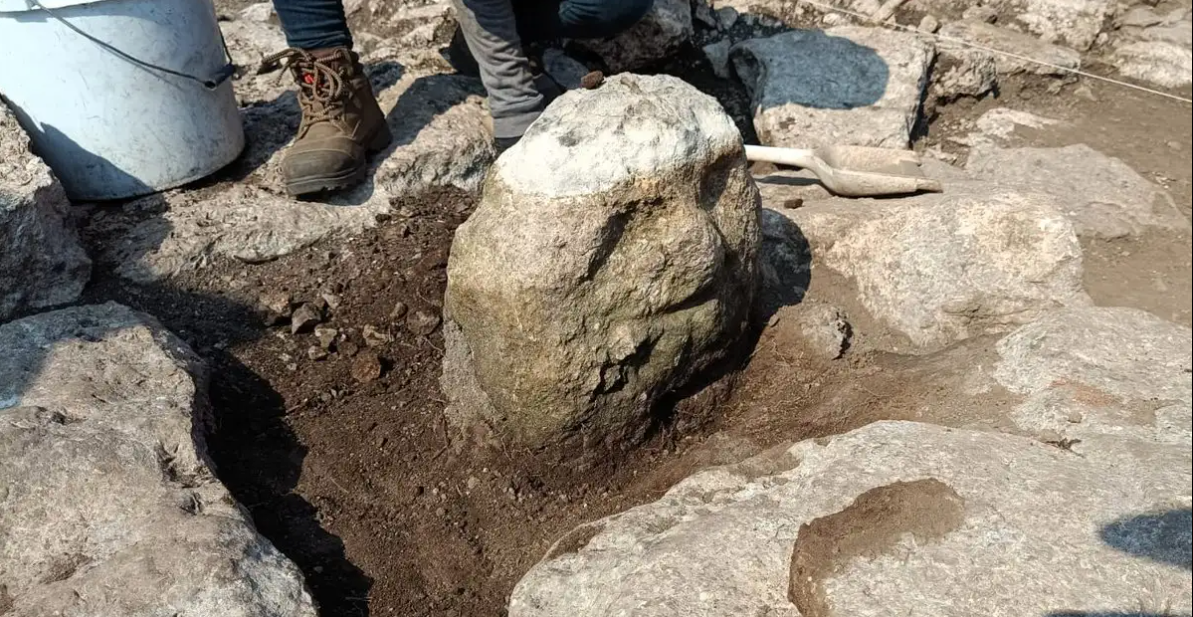 Yucatán: Hallan efigie de un ''señor anciano'' en sitio arqueológico de Sierra Papacal
