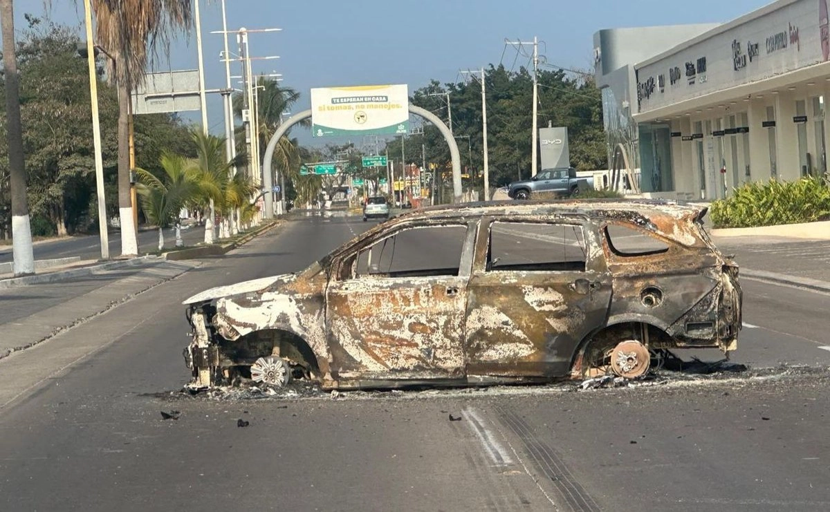 Incendian vehículos en Villahermosa, Tabasco; despliegan a más de 2 mil policías