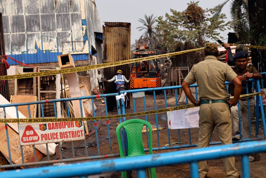 Al menos 25 muertos en un incendio en dos edificios en Calcuta