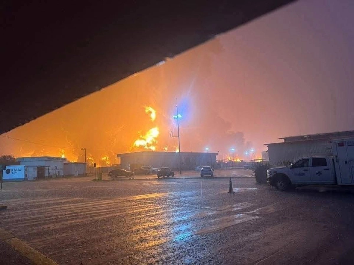 Incendio en refinería de Dos Bocas, Tabasco, deja cinco personas muertas
