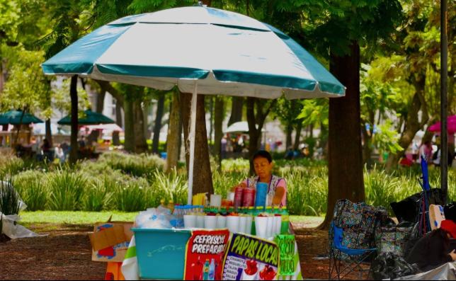 Mujeres en México trabajan más en la informalidad o con jornadas extendidas en el ámbito formal