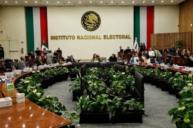INE lanza nueva credencial para votar con identidad de género y autoadscripción indígena
