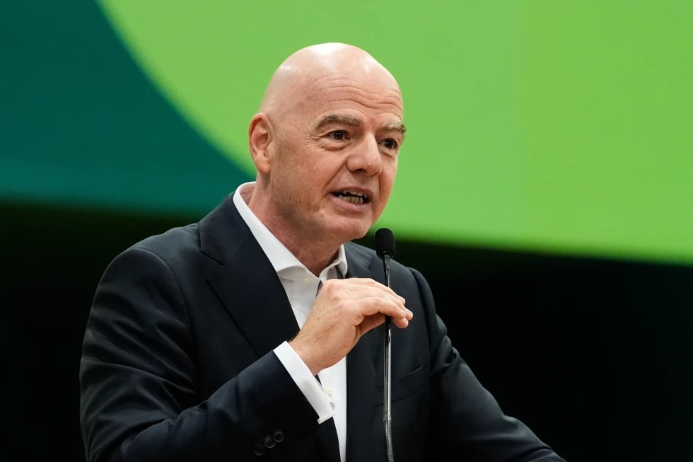 Gianni Infantino apretó el ''botón de autodestrucción'', afirma el patrón de la Liga Premier 