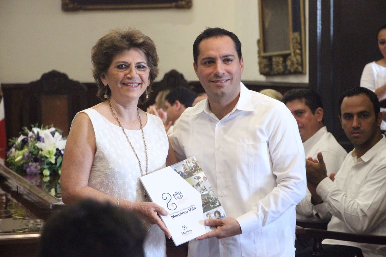Vila entrega informe en rápida sesión de cabildo