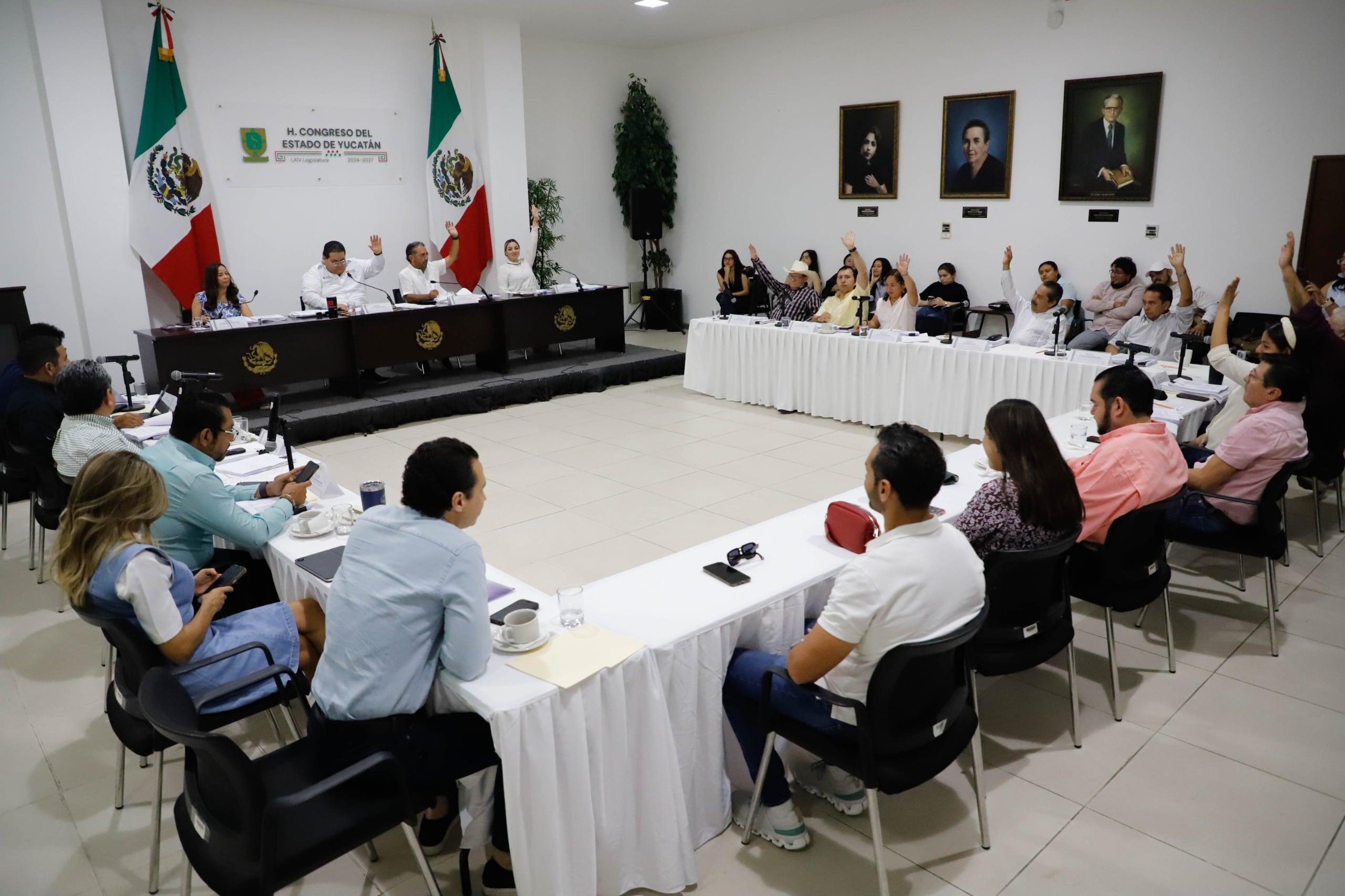 Avanza en comisiones iniciativa del gobernador para quitarle facultades al titular de la ATY