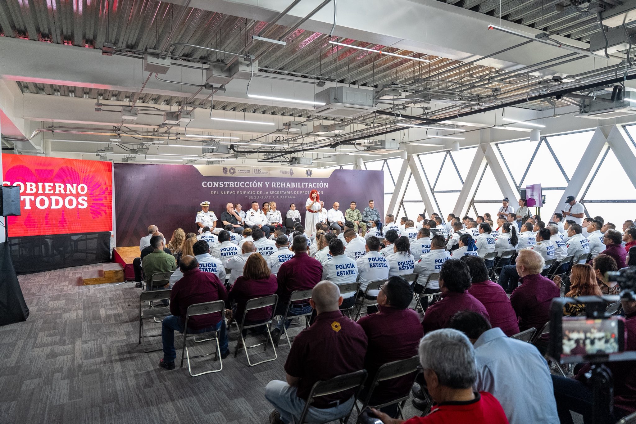 Entregan segunda etapa de Ciudad Segura en Campeche
