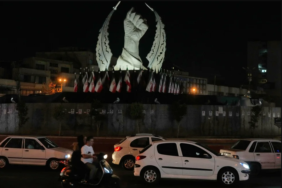 EU lanza ataques sobre Irán por décima noche consecutiva