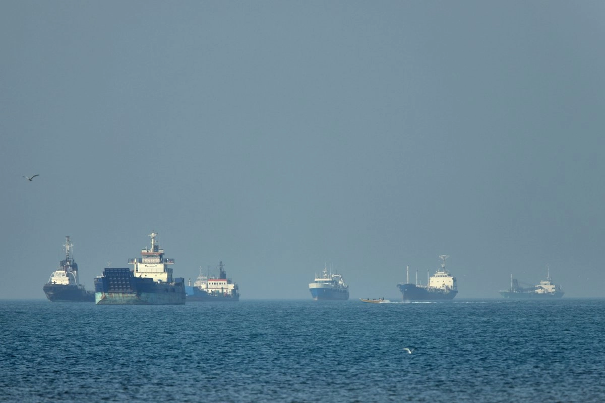 Irán dispara misiles como ''advertencia'' contra los barcos militares de Estados Unidos